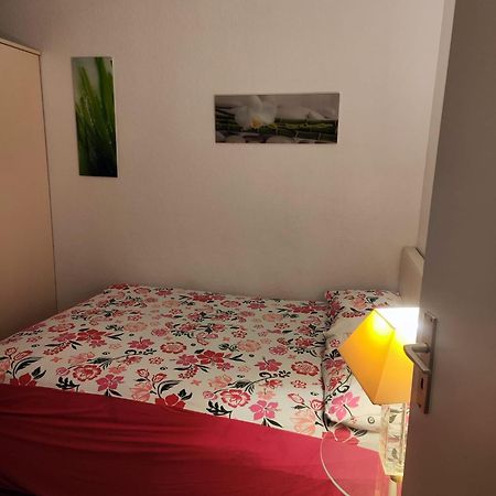 Altstadt Zimmer Dusseldorf Bagian luar foto
