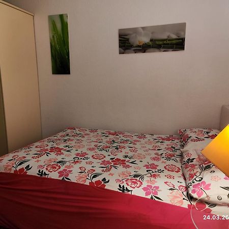 Altstadt Zimmer Dusseldorf Bagian luar foto