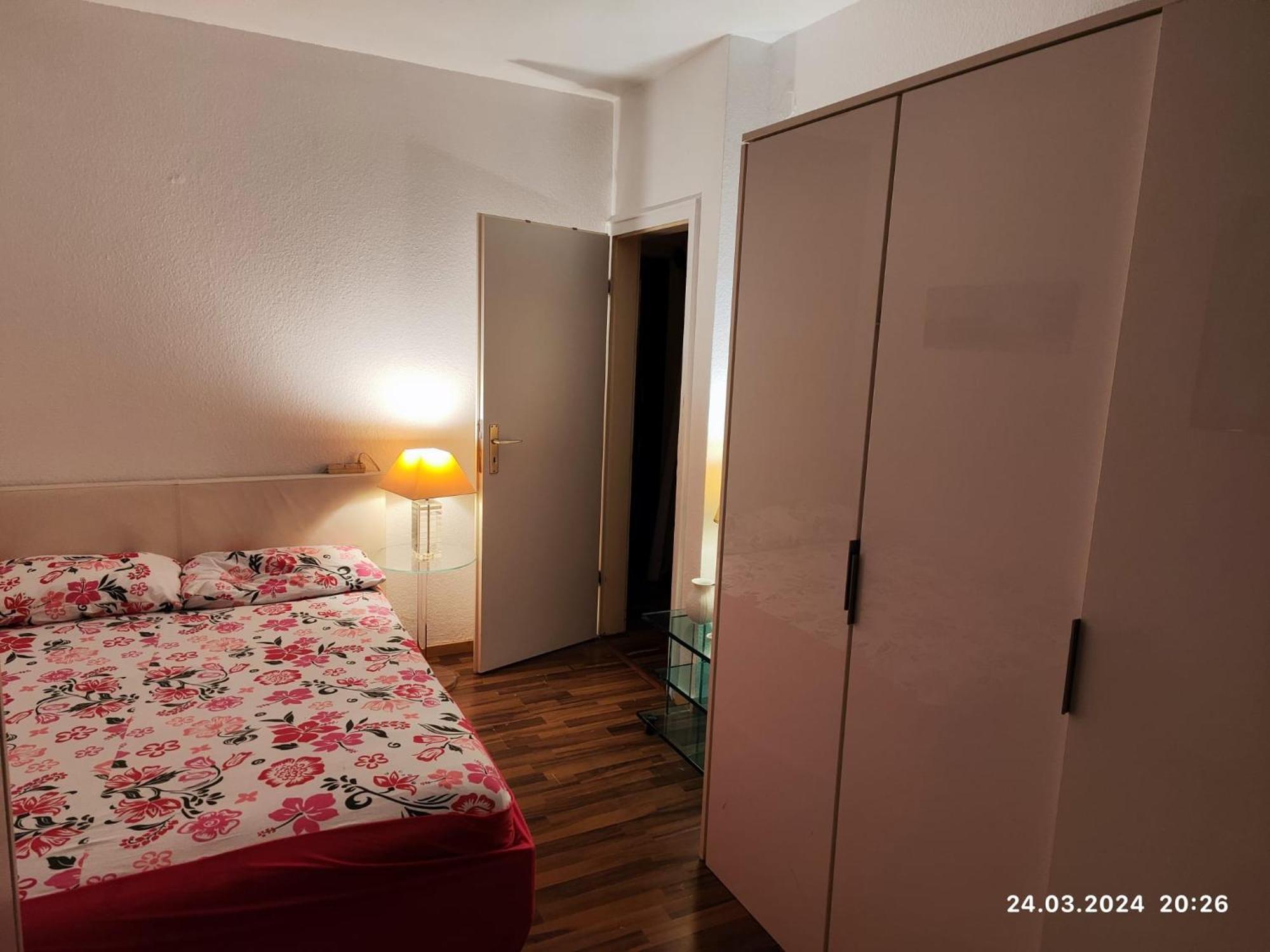 Altstadt Zimmer Dusseldorf Bagian luar foto